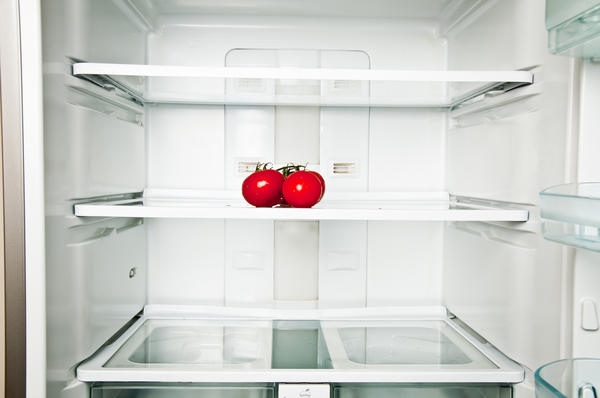вытащить продукты из холодильника