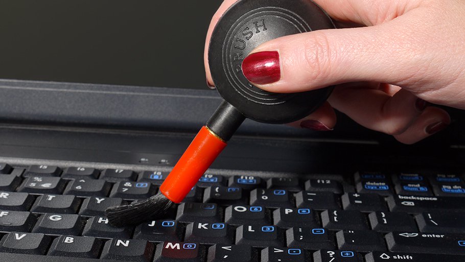 Как очистить клавиатуру ноутбука в домашних условиях