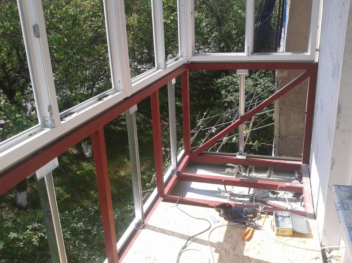 Как быстро остеклить балкон?